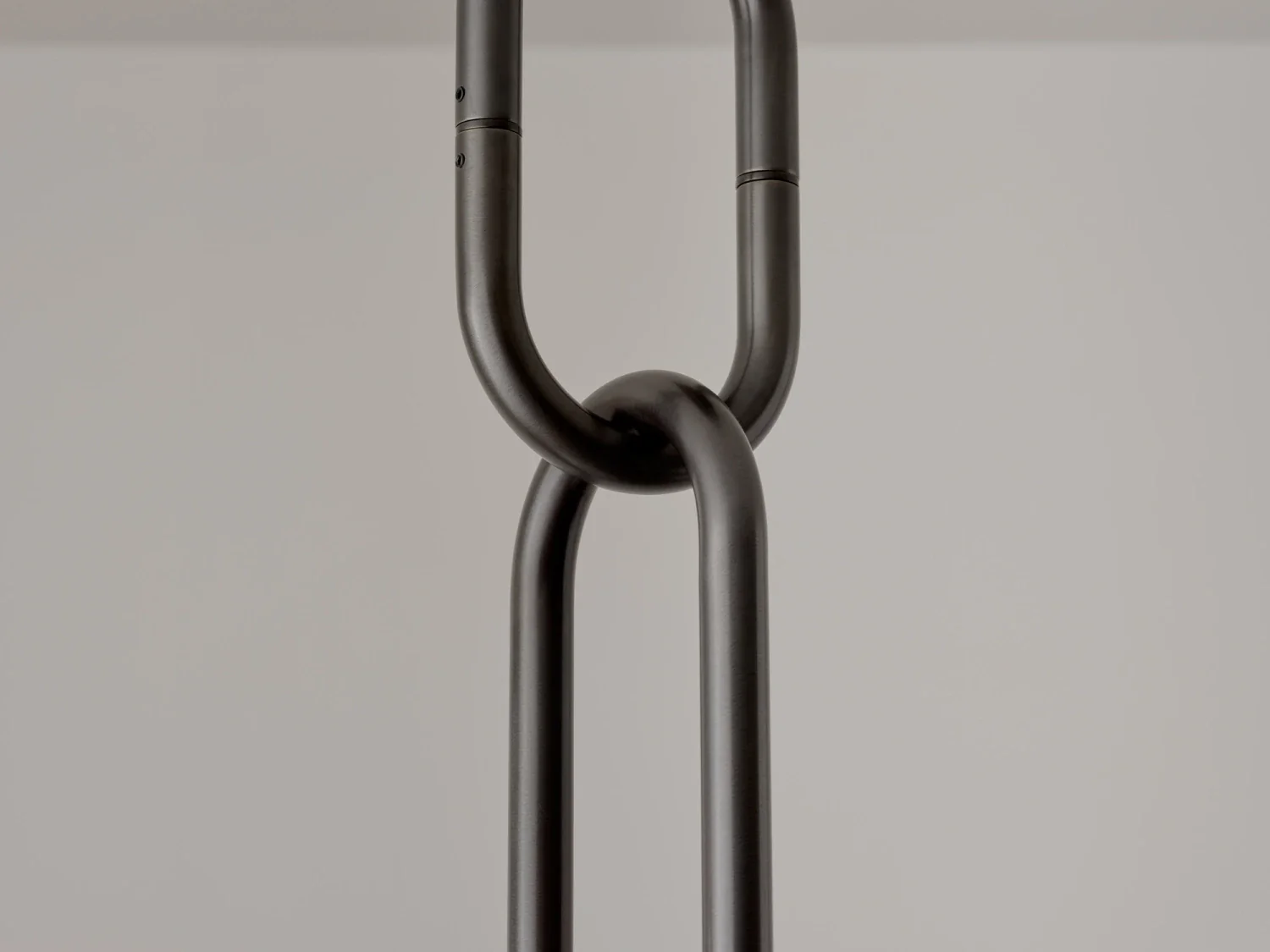 VOLKER HAUG STUDIO CHAIN CHAIN CHAIN PENDANT Ă7.9" x H29.5" - Image 7