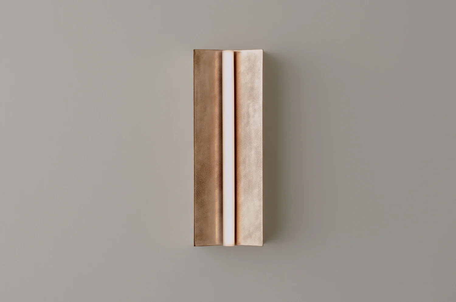 VOLKER HAUG STUDIO ANTON LONGTON SCONCE / GUNMETAL W7.1" x H20" x D4"