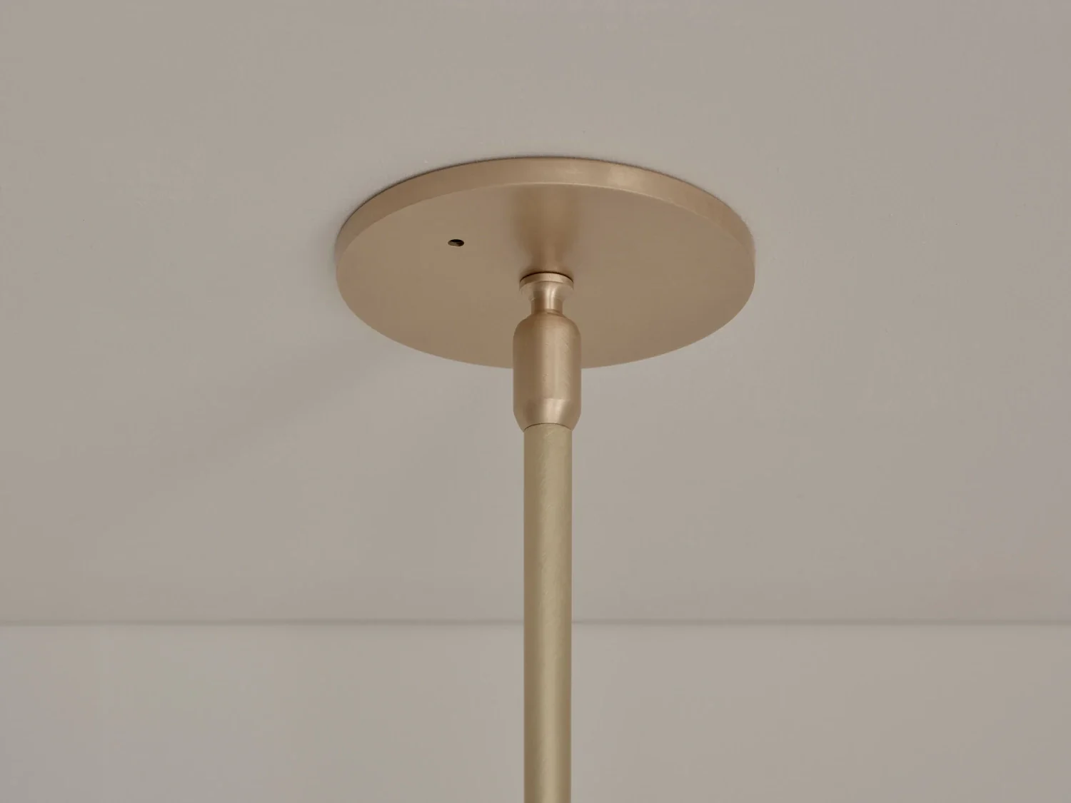 VOLKER HAUG STUDIO ODDBALL PENDANT Ø5.9" x H15.75" - Image 3