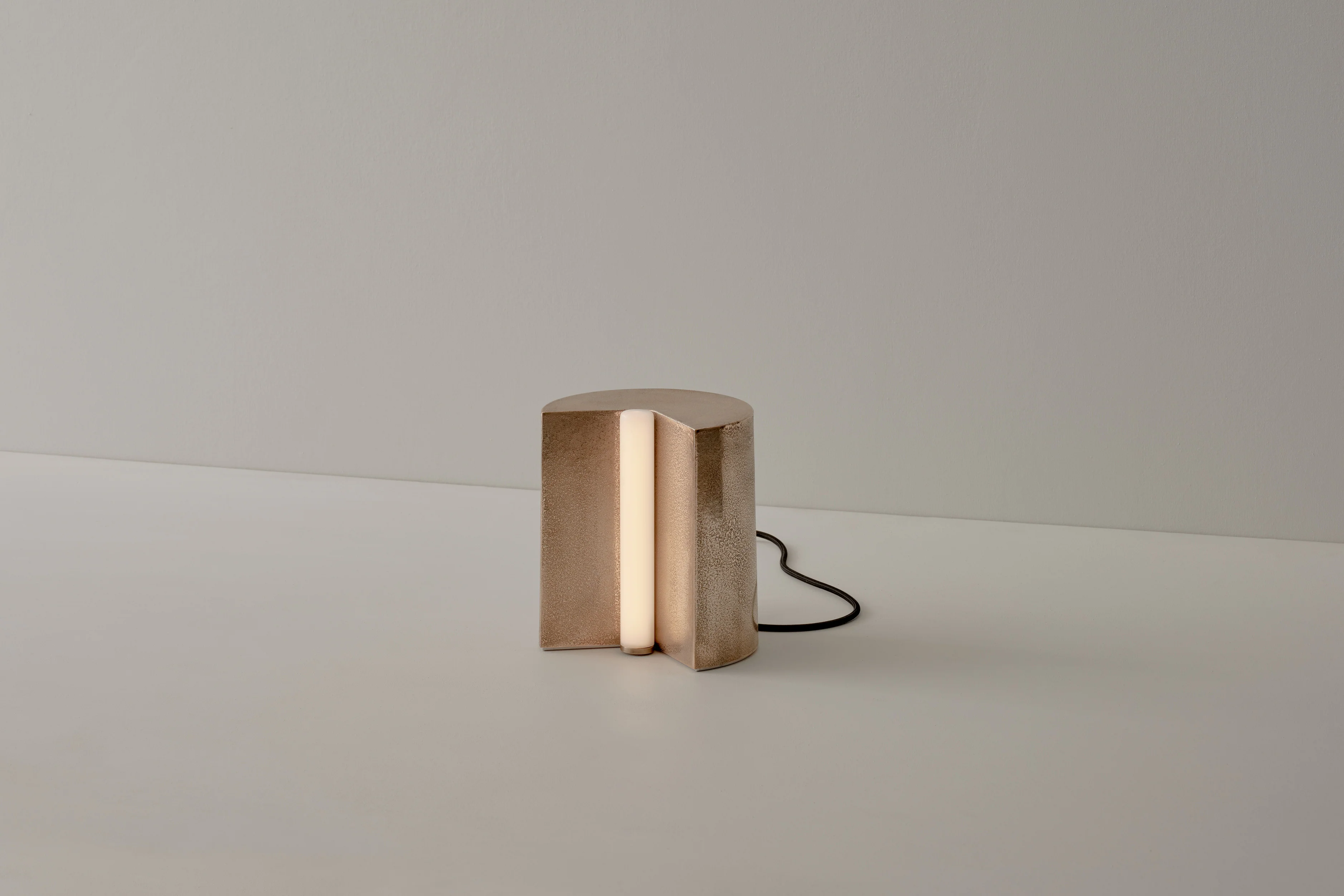 VOLKER HAUG STUDIO TABLETON SMALL LAMP H8" x Ø7"