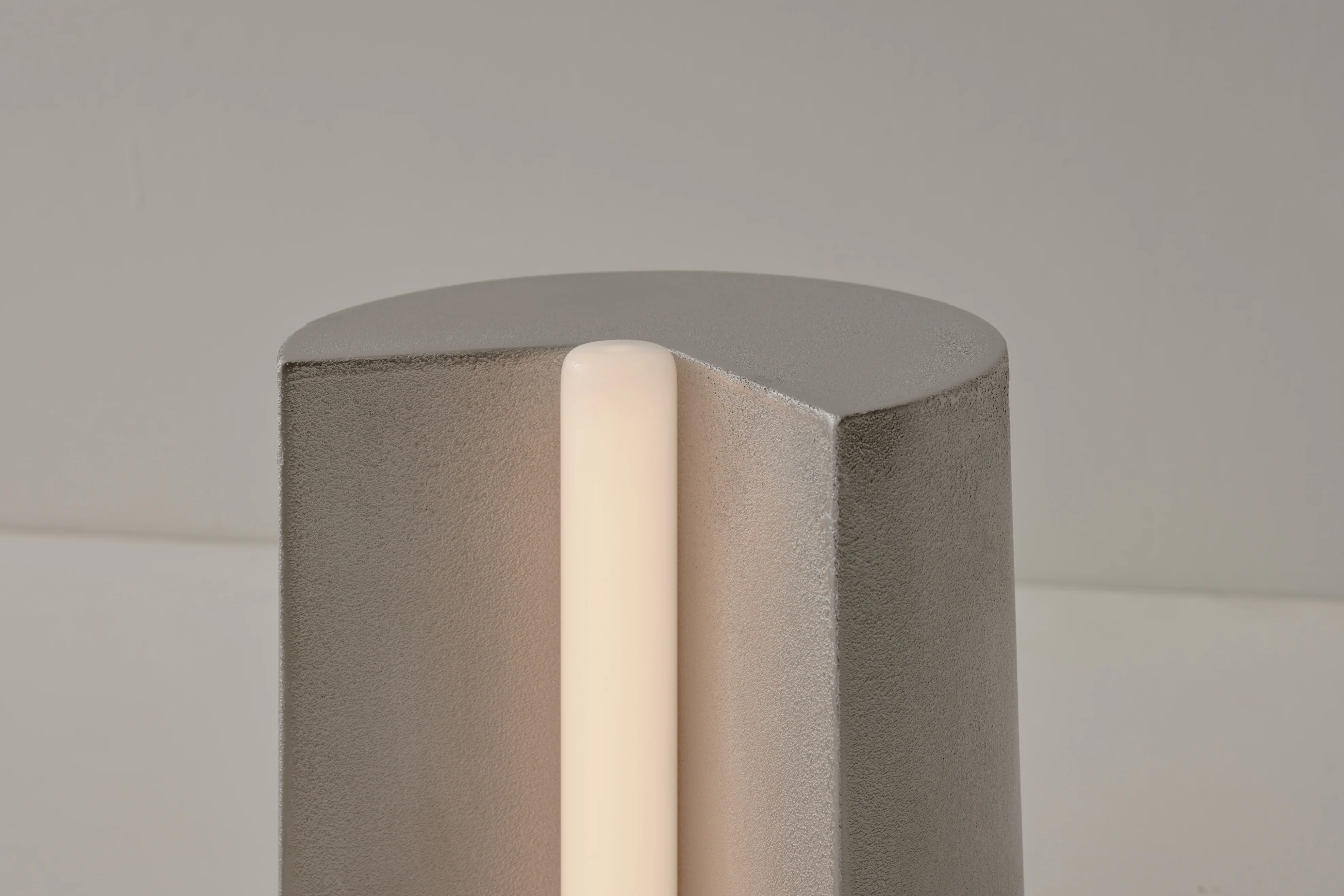 VOLKER HAUG STUDIO TABLETON SMALL LAMP H8" x Ø7" - Image 3