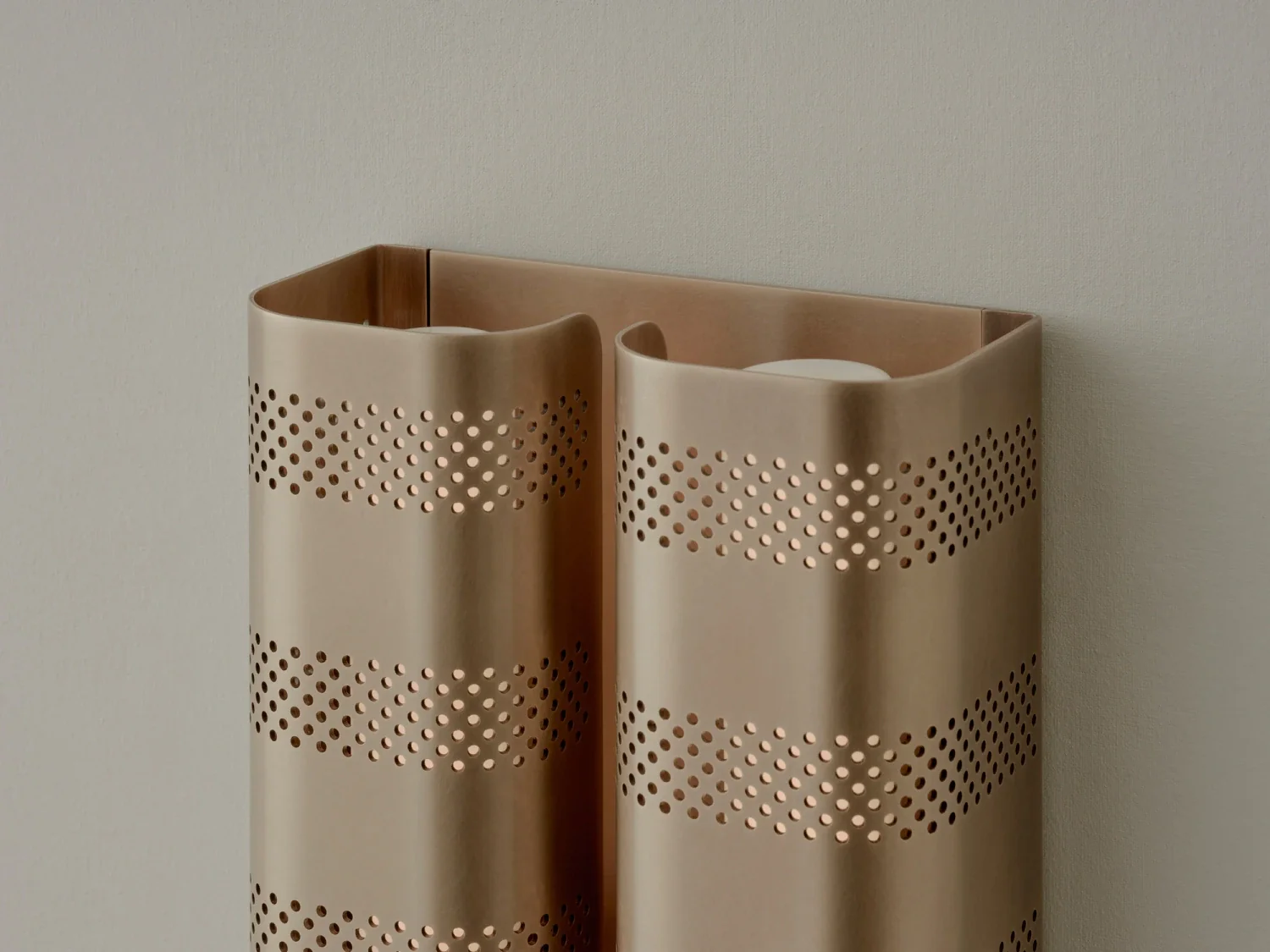 VOLKER HAUG STUDIO TROYE SCONCE H14” x W7” x D3.5” - Image 9