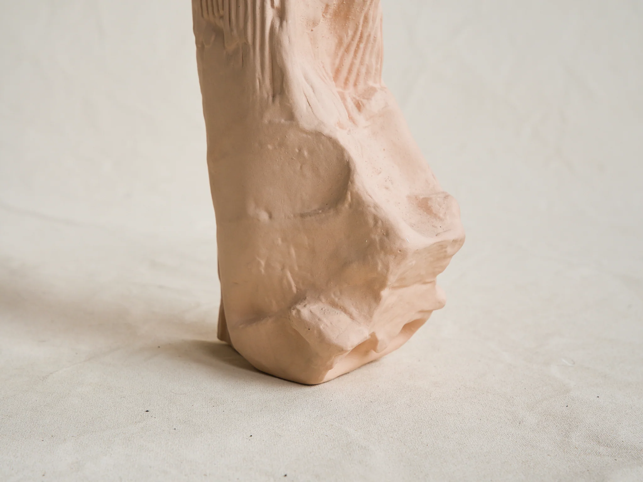 WHITE DIRT STONEWARE VESSEL TERRA II  H8” x W6” x D4” - Image 5
