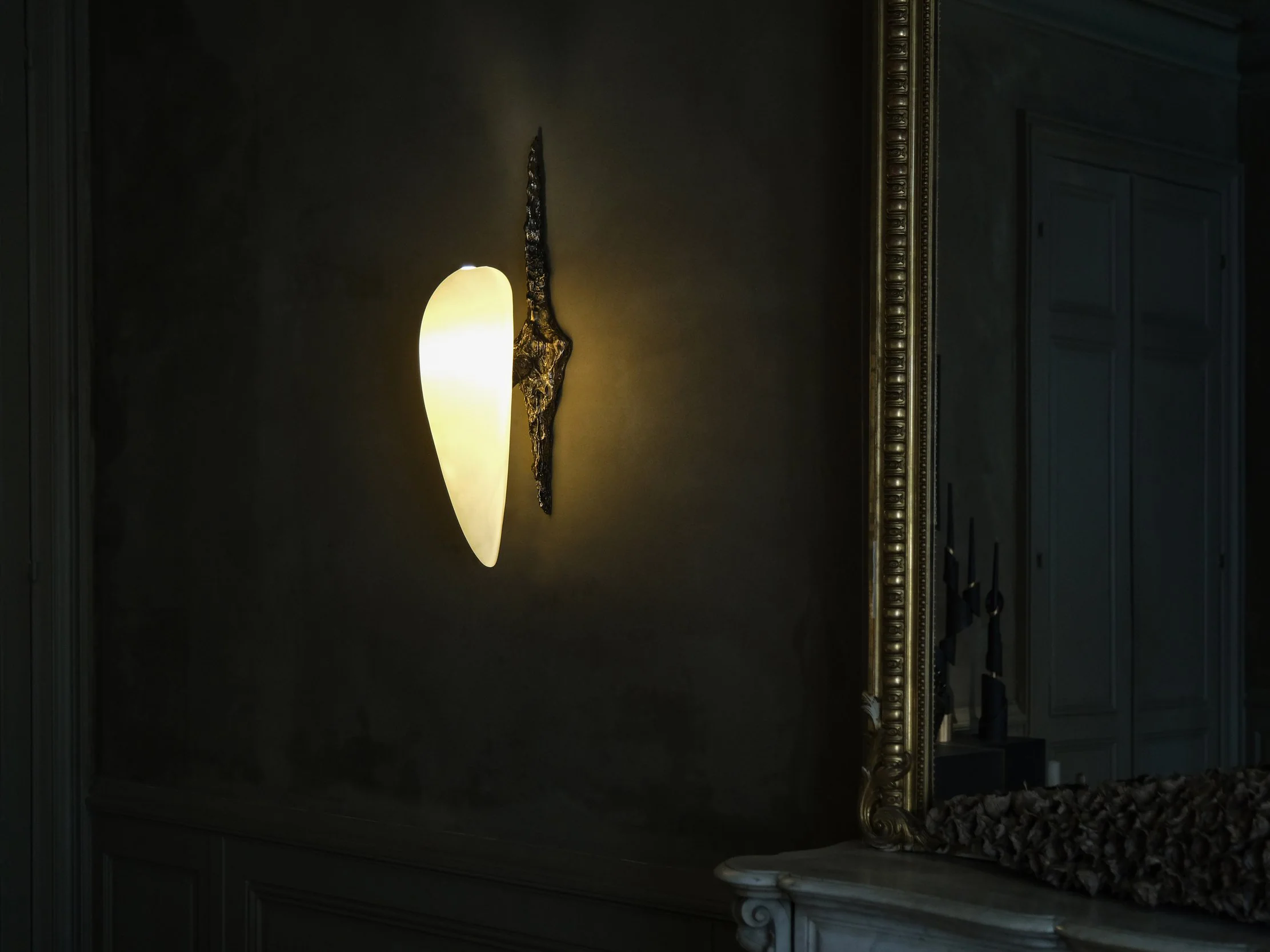 WILLIAM GUILLON LV-426 WALL SCONCE H31.4" x D17.7" x W7"