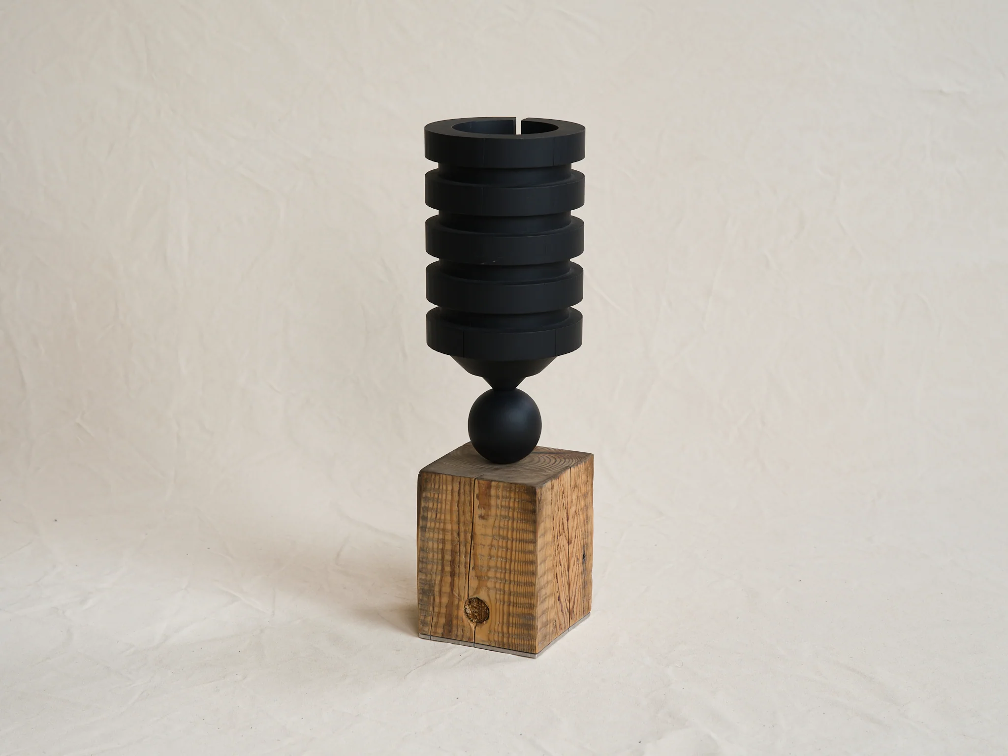 ZLATA KORNILOVA CLOSE TO HEART VESSEL 50 / BLACK H19.5" x Ø6.6"